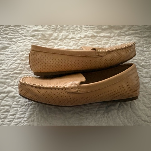 Tau Comfort Foam tan loafers - Picture 1 of 8